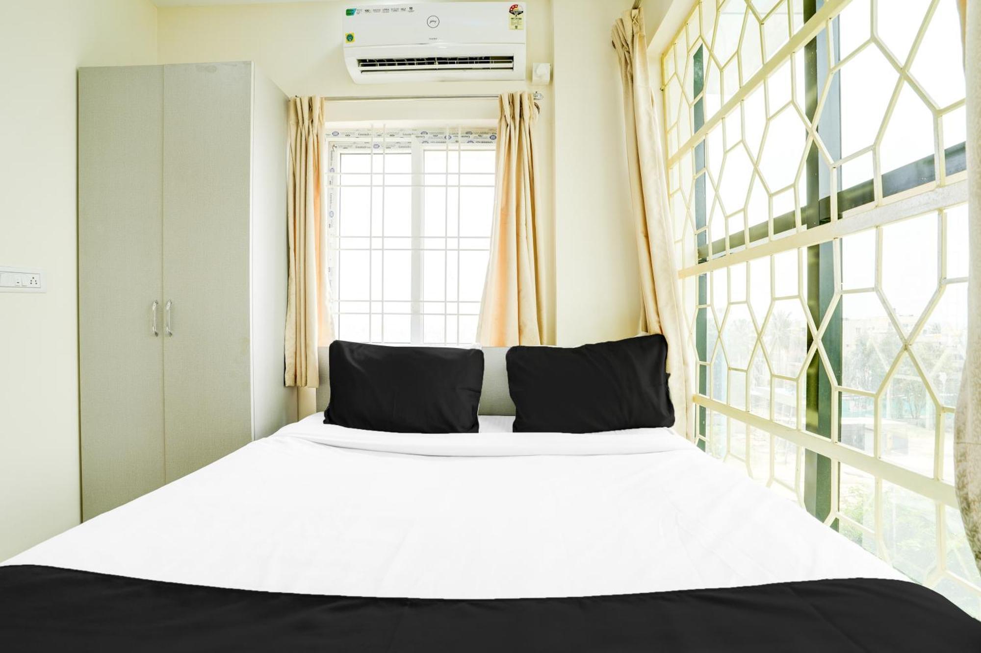Super Hotel O Bangalore Near Reva Circle Formerly Cka Boarding Yelahanka 外观 照片